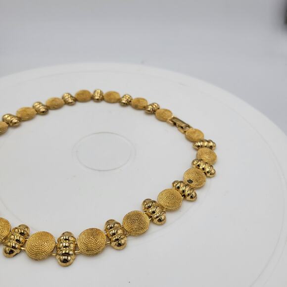 Vintage Button Beehive Choker Necklace 18" Matte Gold Tone Swirled Textured - Picture 13 of 14